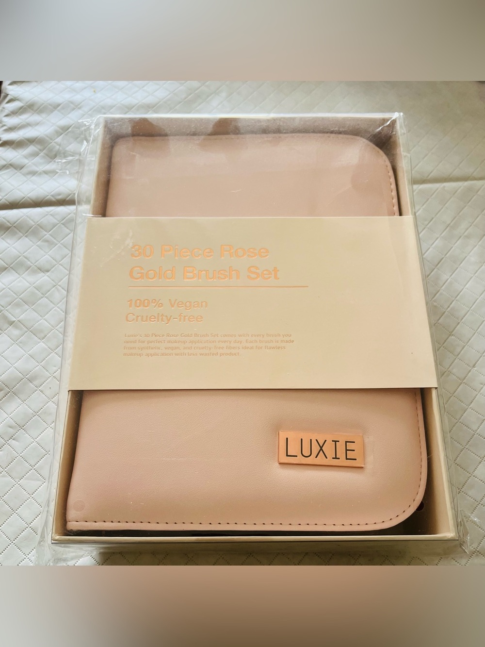 BRAND NEW Luxie 30 Piece Rose Gold Brush Set